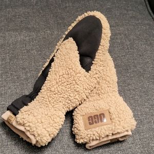 Ugg Sherman mittens